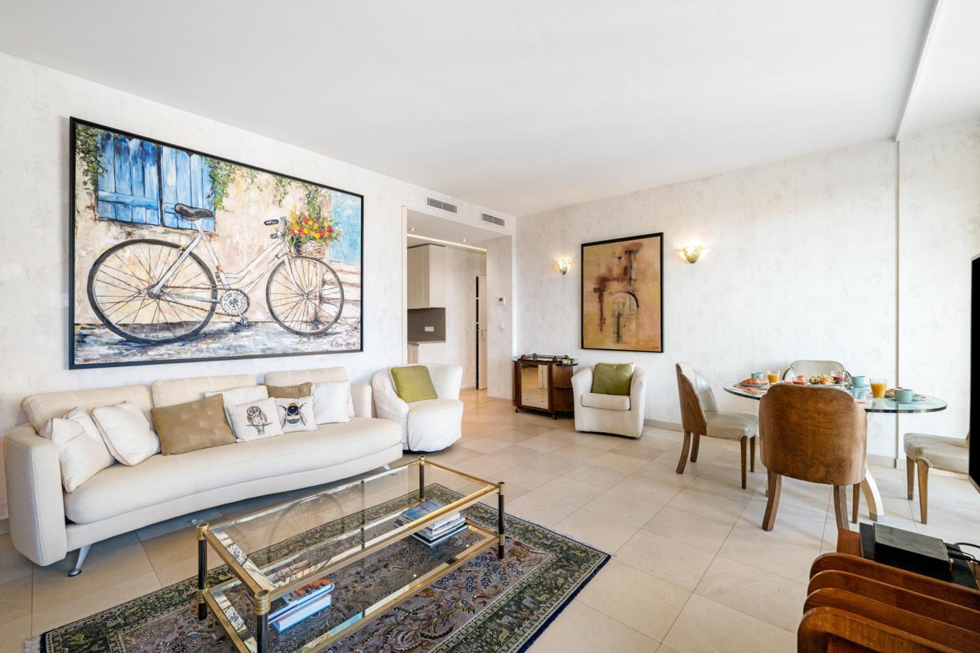 D Exception, Spacieux Et Lumineux, Avec Balcon Et Vue * Villefranche-sur-Mer