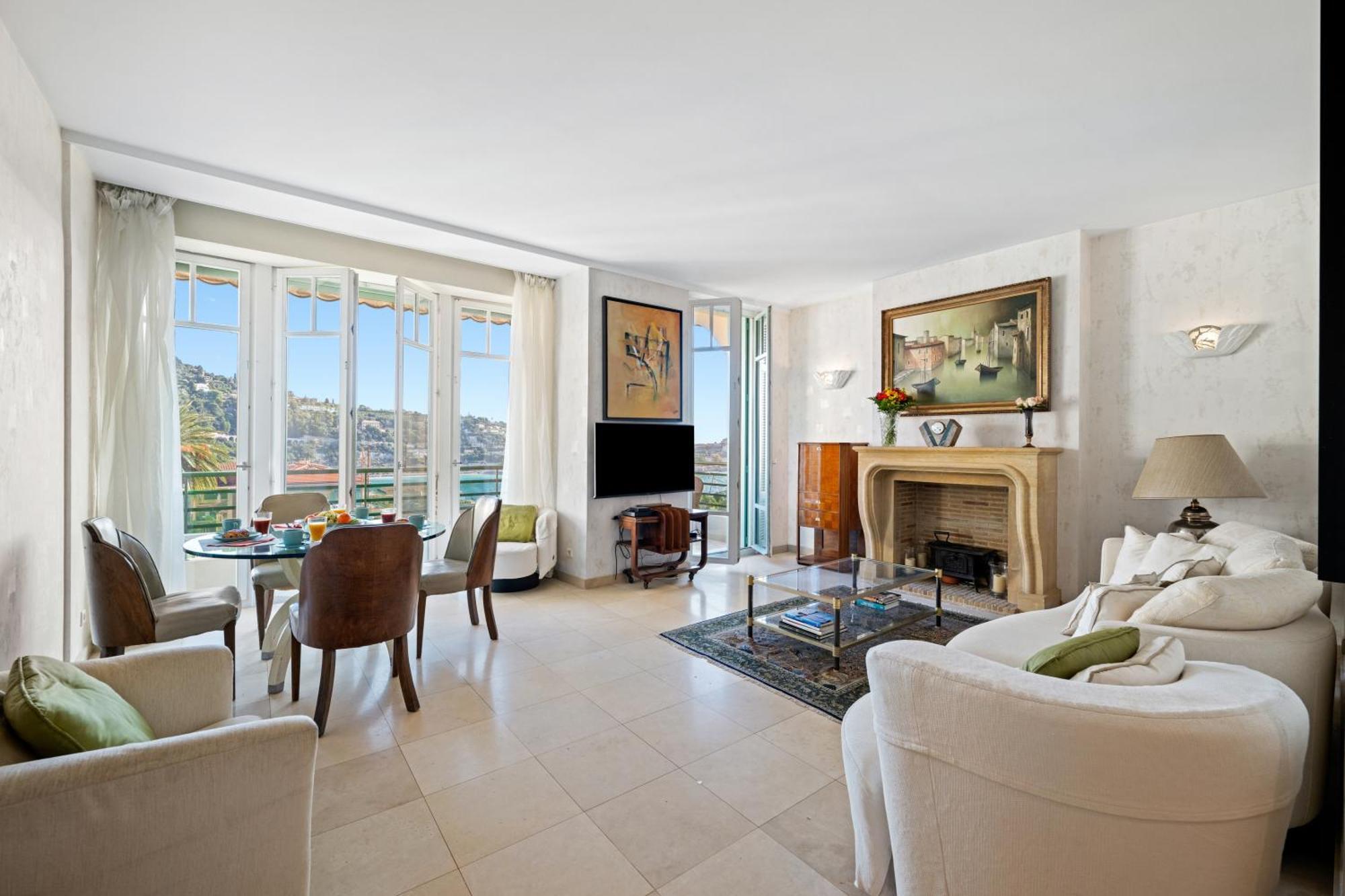 D Exception, Spacieux Et Lumineux, Avec Balcon Et Vue